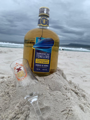 Cachaça edição especial - Submarino Tonelero 700ml