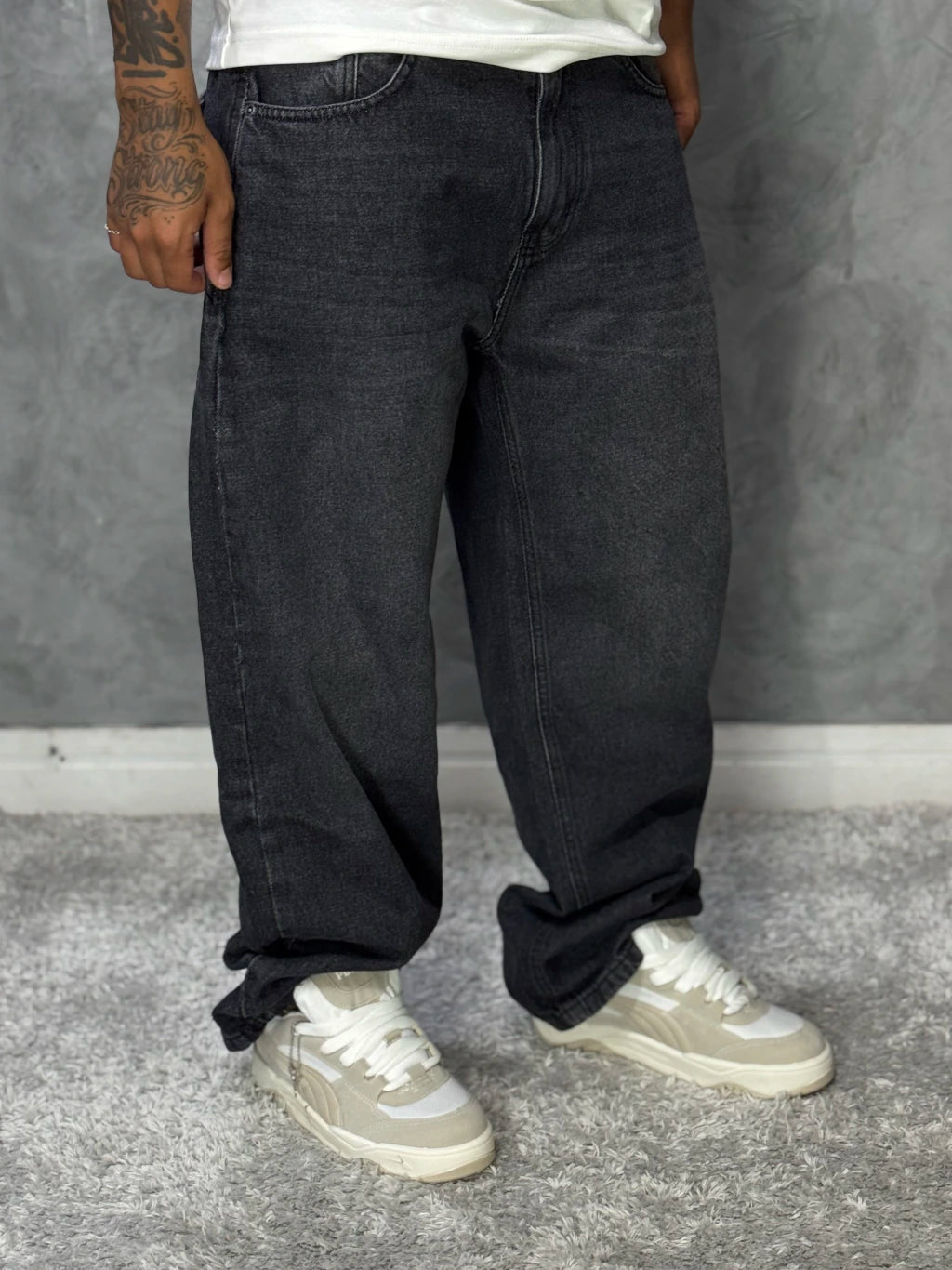 Calça Jeans Preta Estonada Presence