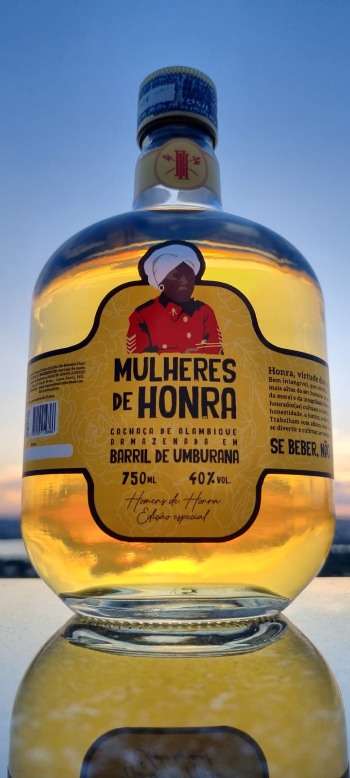 Cachaça Edição especial Mulheres de Honra