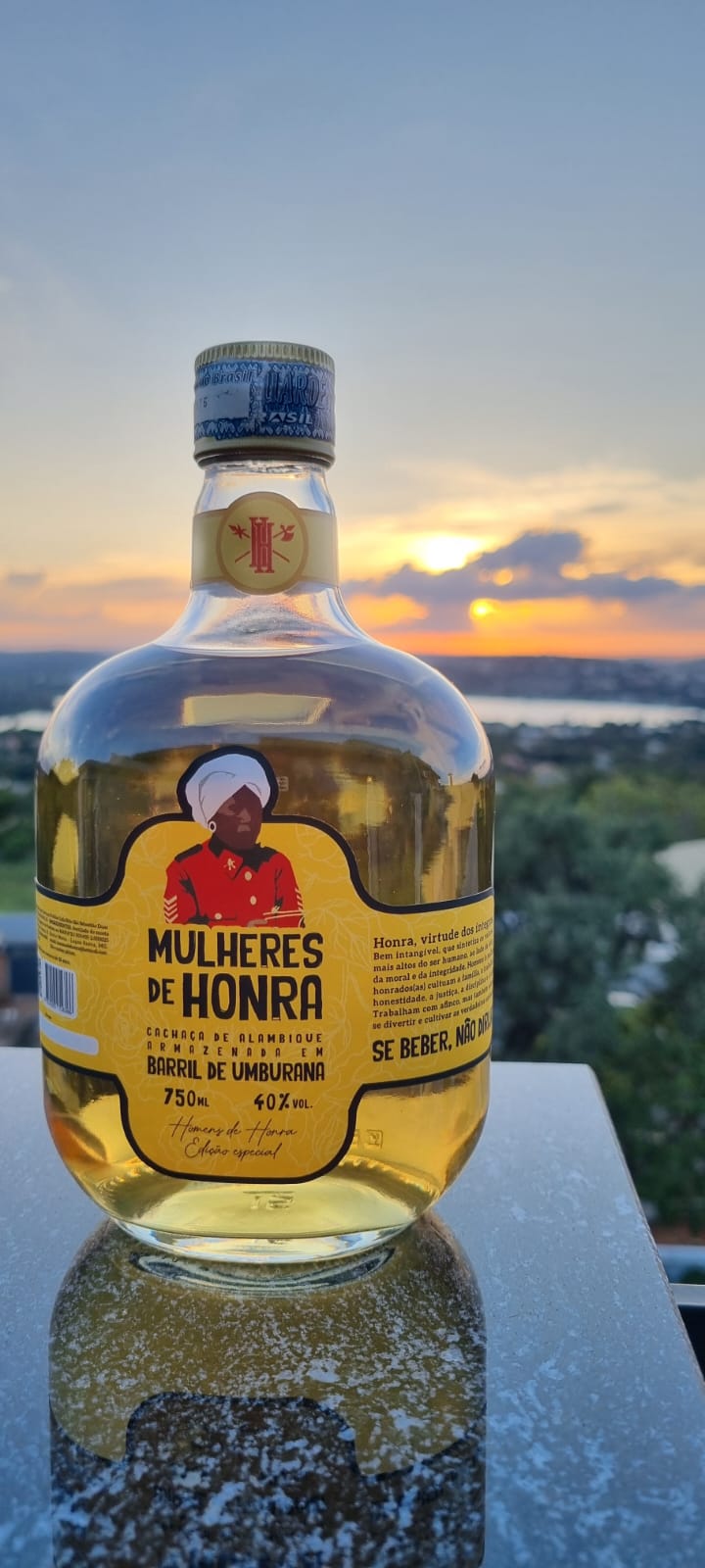 Cachaça Edição especial Mulheres de Honra